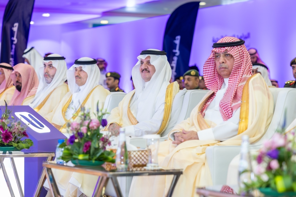 تدشين مخطط مطار الملك فهد وافتتاح مشاريع تطويرية جديدة