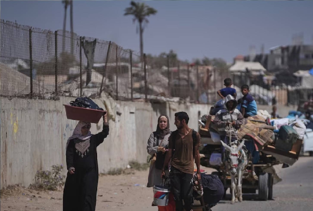 قوات الاحتلال تقتحم دير البلح بحثاً عن رهائن