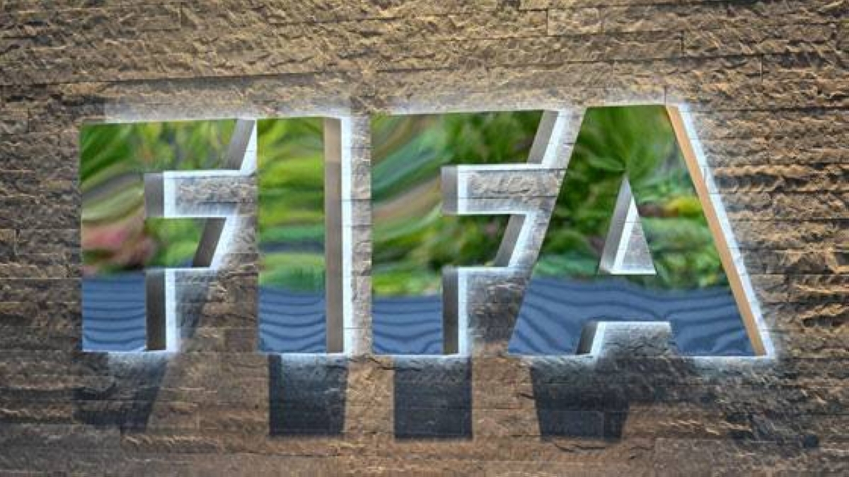 الفيفا يتهم فيفبرو بابتزاز اللاعبين: تفاصيل الصراع