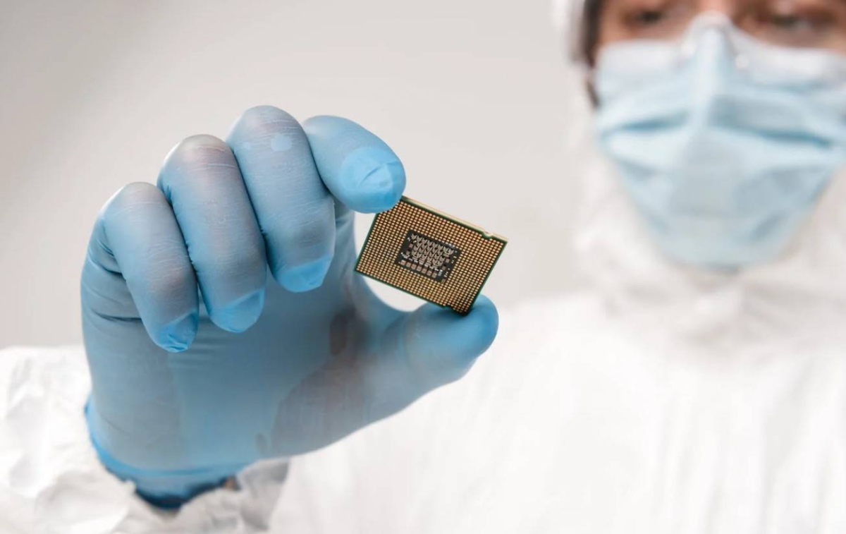 إنتاج 25 رقاقة إلكترونية متقدمة بأيدي سعودية مبدعة