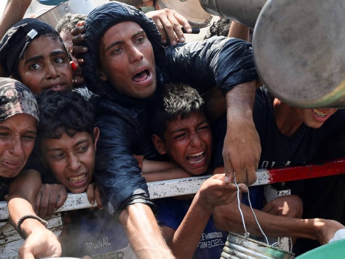 الإمارات تستأنف مساعدات غزة جواً والملك الأردني يناشد ترمب