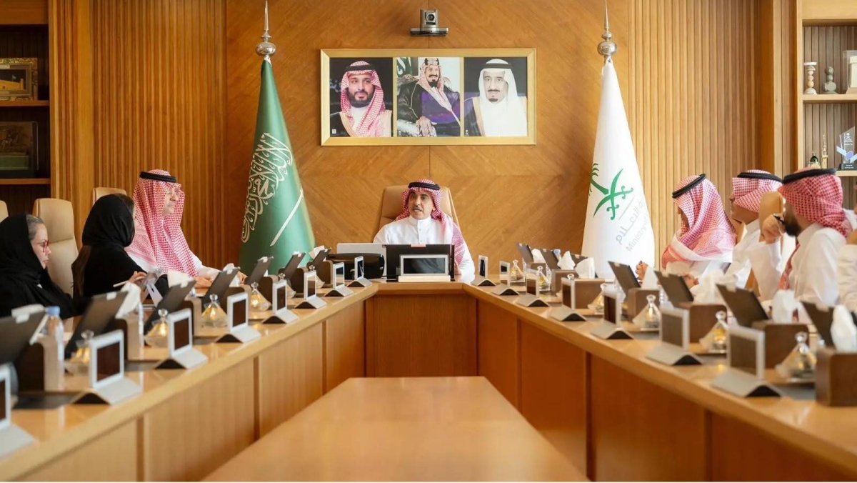 نقل المسابقات الرياضية السعودية: مناقشات وزير الإعلام وSRMG