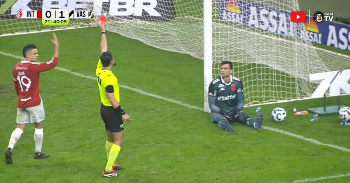 طرد حارس مصاب يكلف فاسكو نقطتين في الدوري البرازيلي