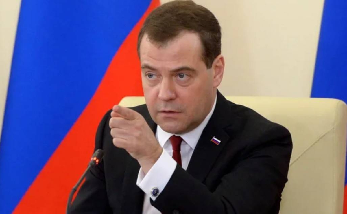 ميدفيديف يواجه ترمب: إنذارات روسيا ليست كإسرائيل