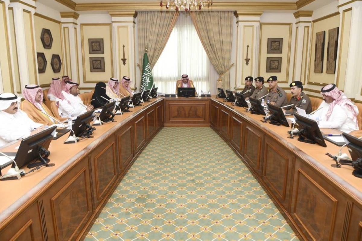 محافظ جدة يقود اجتماع لجنة السلامة المرورية