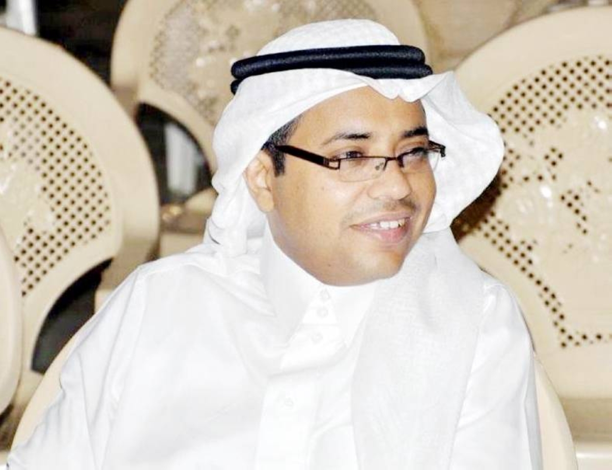 إبراهيم زولي يجذب القراء بكتابه الجديد "ما وراء الأغلفة"