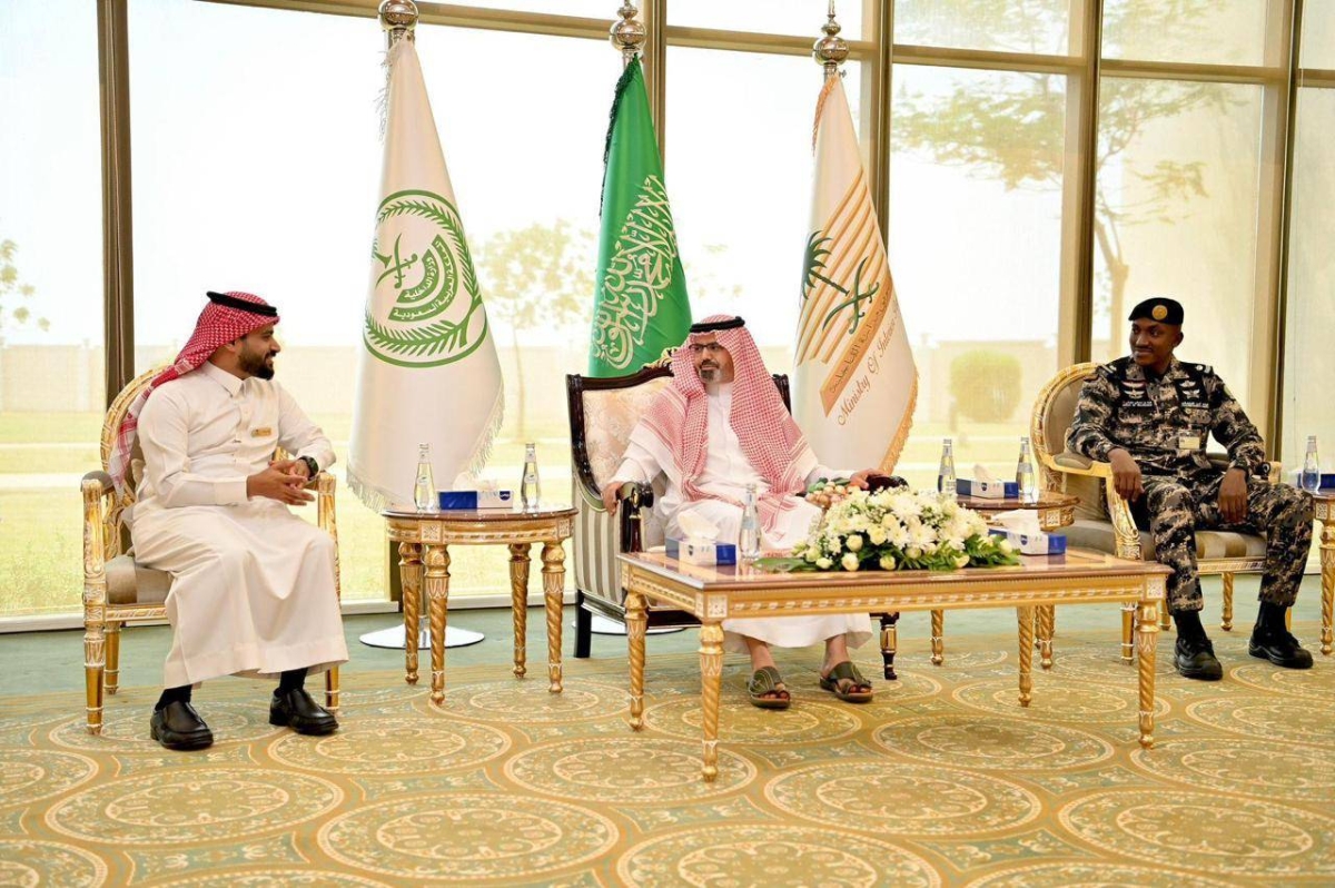 زيارة نائب أمير جازان لنادي وزارة الداخلية بالمنطقة