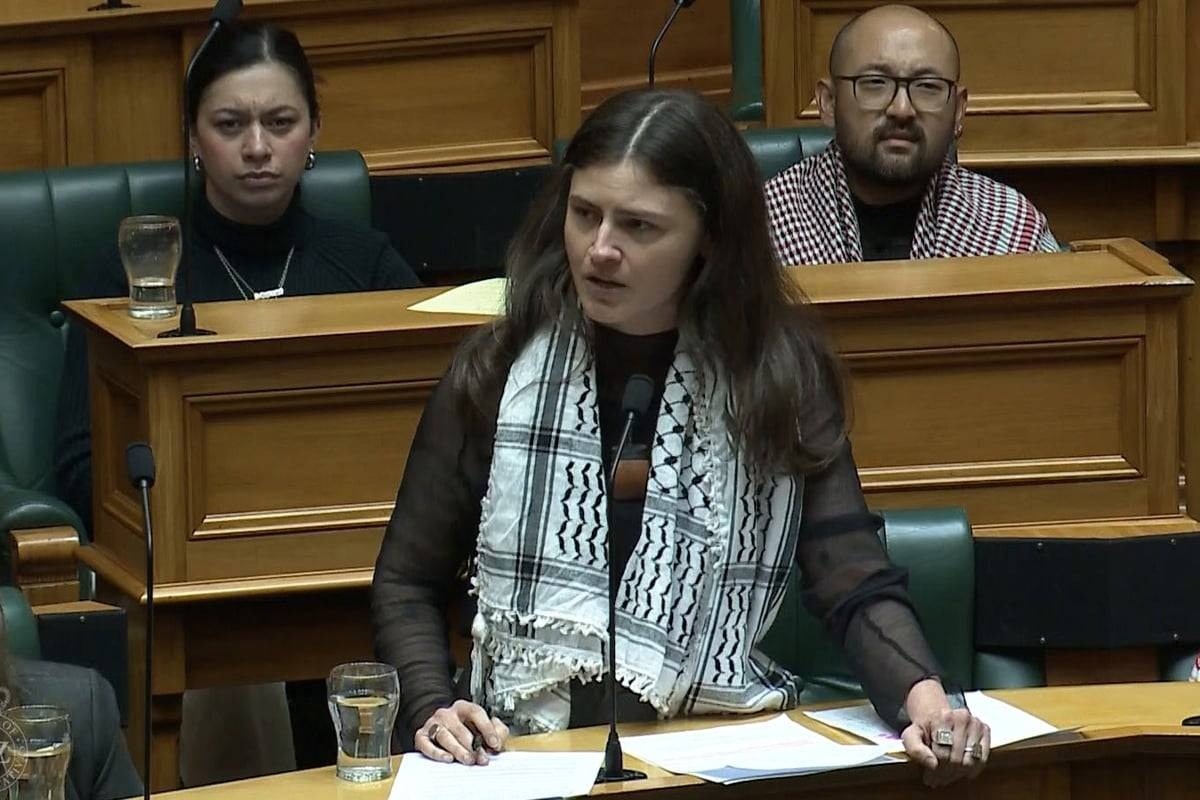 البرلمان النيوزيلندي يشتعل بسبب دعم فلسطين وطرد نائبة