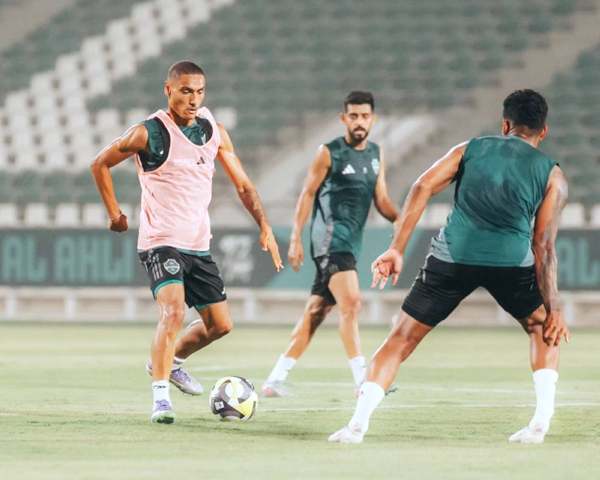 تشكيلة الأهلي لمباراة ودية الرياض بقيادة ماتياس