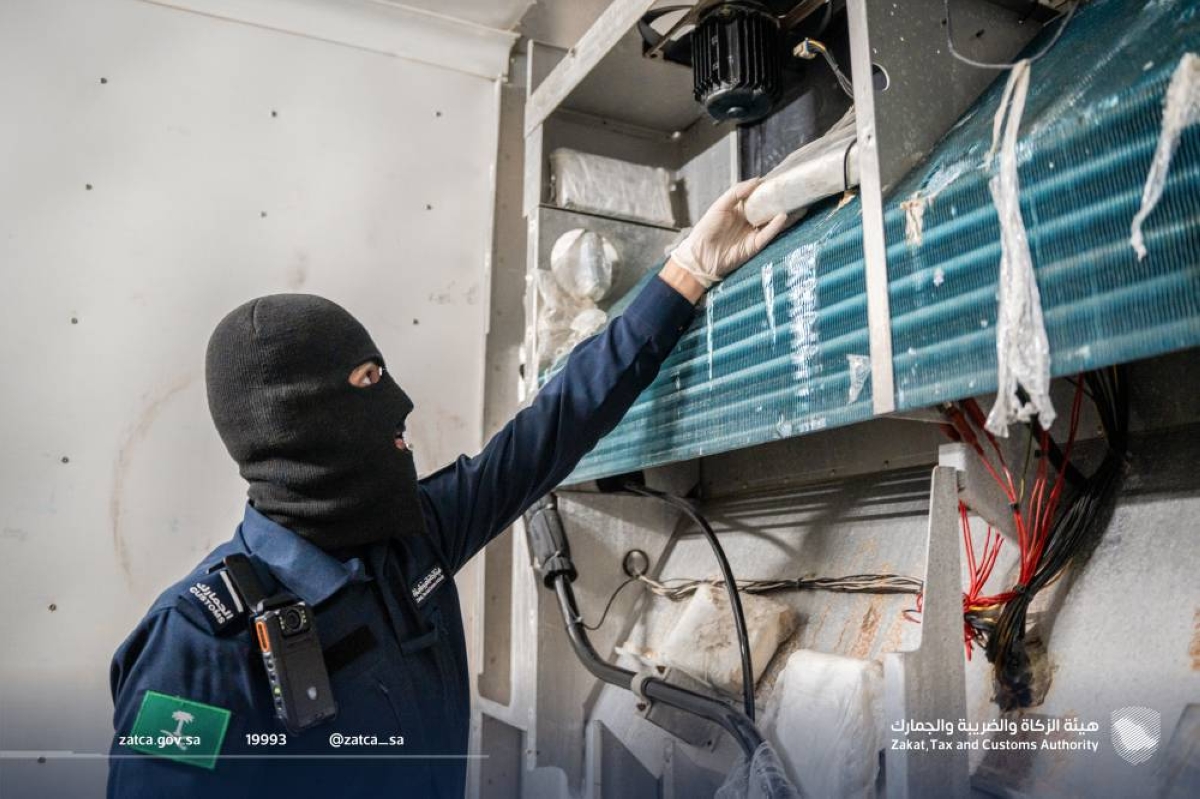 إحباط تهريب 28 كجم كوكايين في شحنة لحوم مجمدة