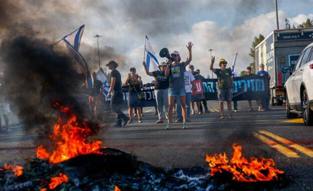 إضراب شامل يشل إسرائيل: تأثيرات وأبعاد الأزمة