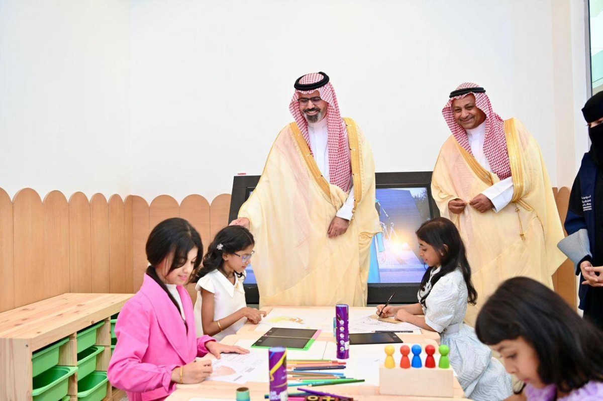 زيارة نائب أمير جازان لبيت الحرفيين ومركز الزوار بالتراث