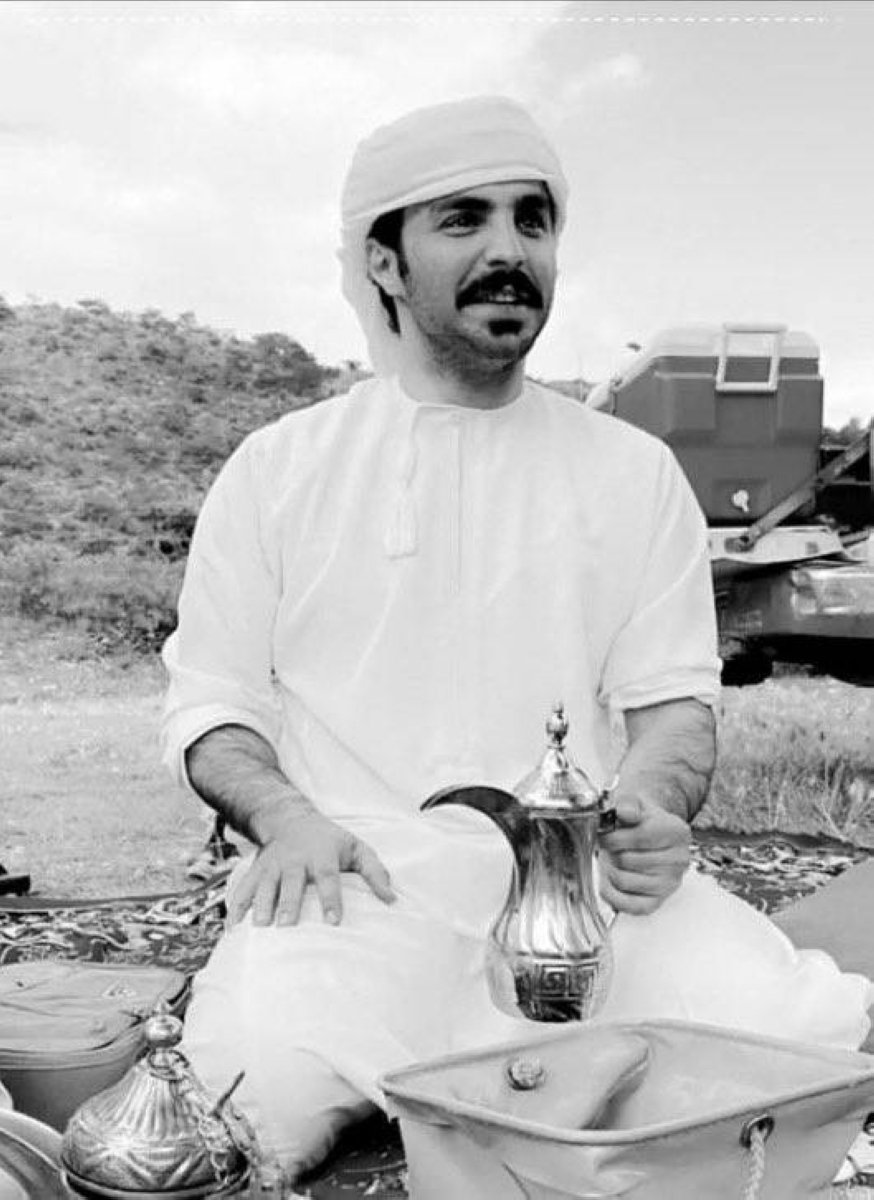 وفاة الشاعر القحطاني بعد سقوطه من جبل سمحان بظفار