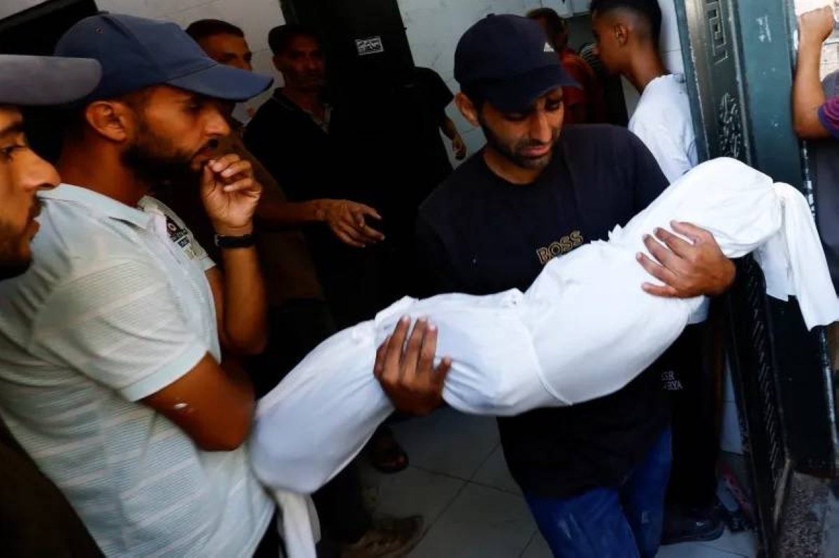 مجزرة نازحين في غزة: عائلات تهرب بحثاً عن الأمان