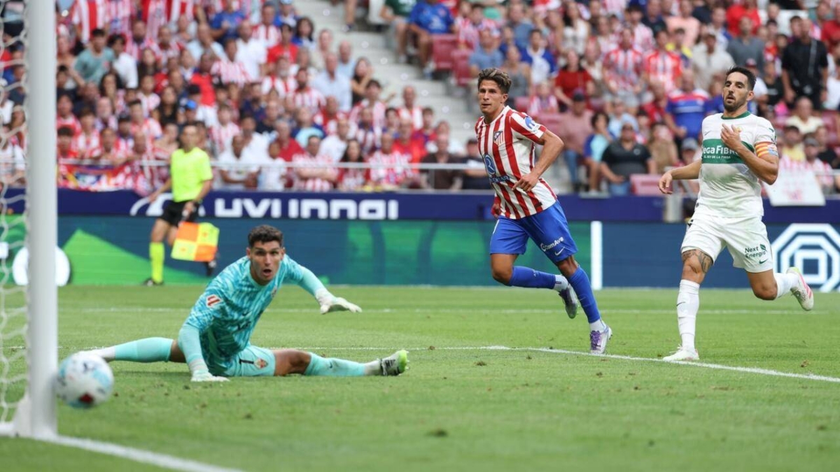 أتلتيكو مدريد يتعثر أمام إلتشي في الدوري الإسباني