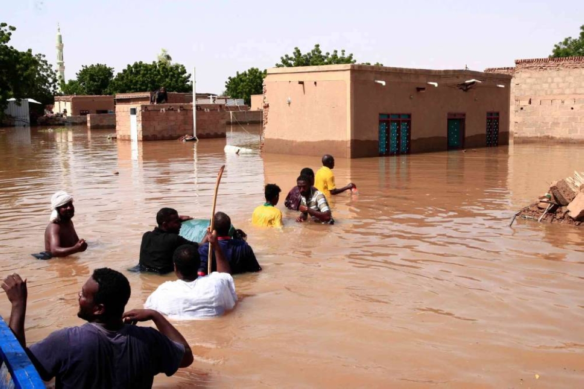 فيضانات شرق السودان تعزل مئات الأسر وتسبب أضراراً