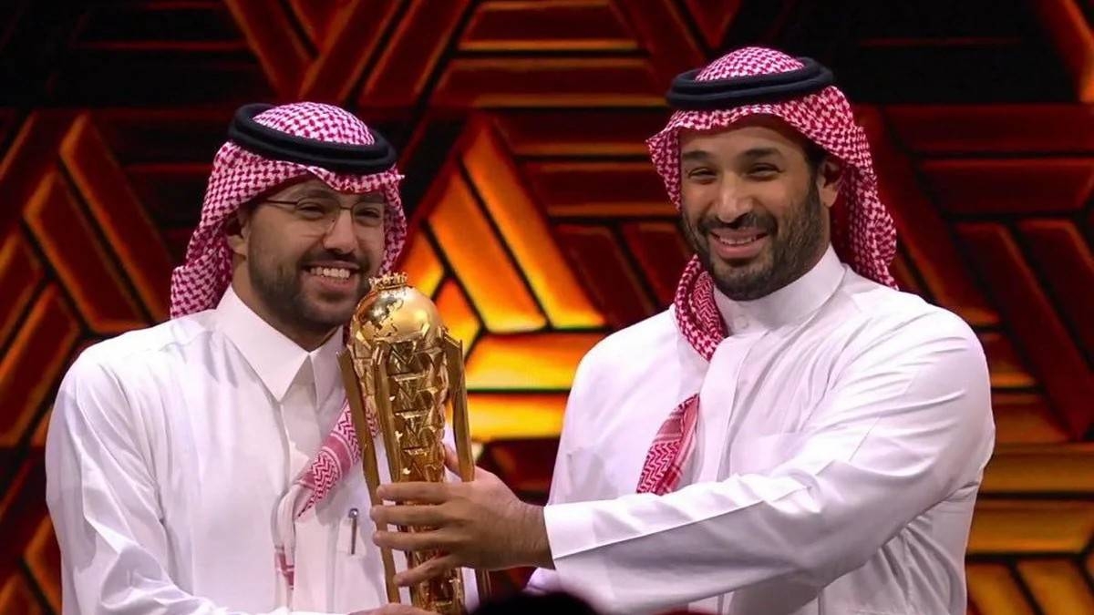 ولي العهد يكرم فالكونز بكأس العالم للرياضات الإلكترونية