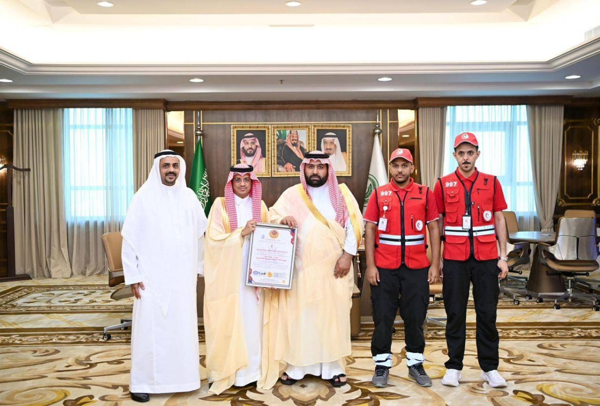 أمير جازان يثني على تطوير الهلال الأحمر للخدمات الإسعافية