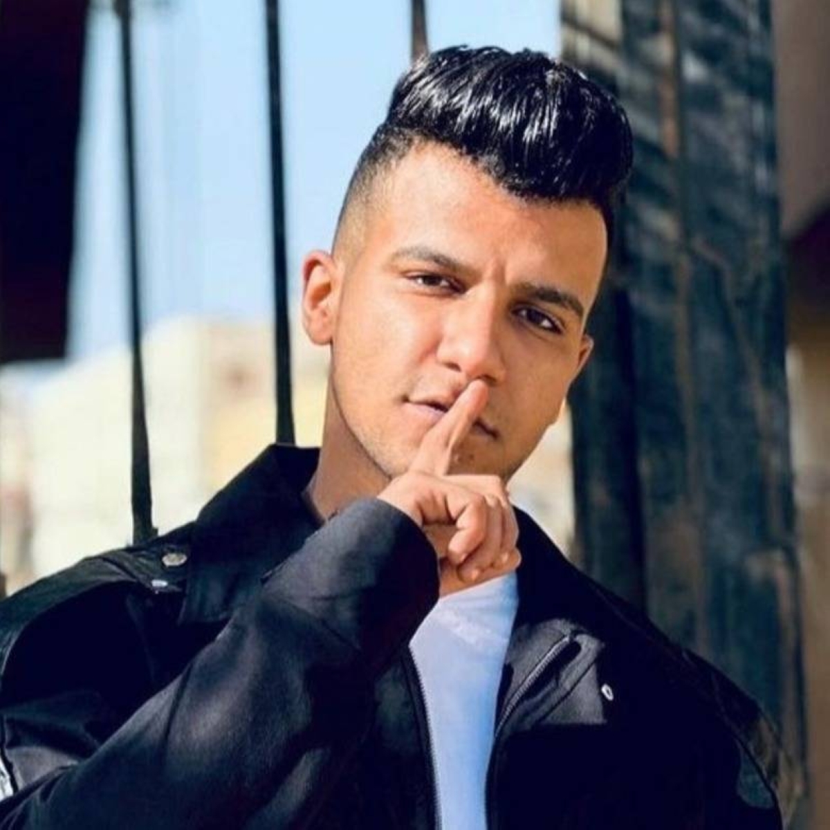 إصابة خطيرة لعصام صاصا في القدم واليد تثير القلق