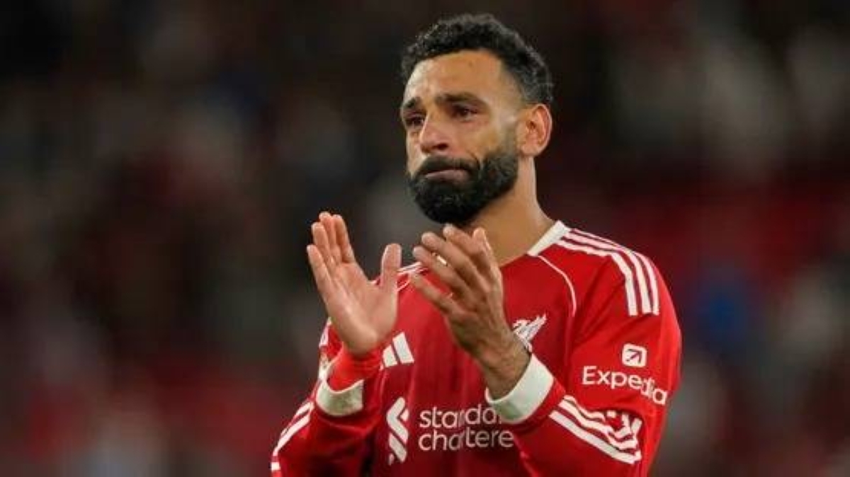 محمد صلاح يكشف صعوبة التأقلم مع زميله الجديد وسبب بكائه