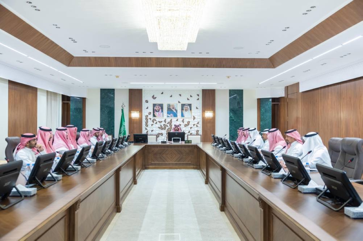 نائب أمير الشرقية يقود اجتماع تطوير المنطقة الـ52