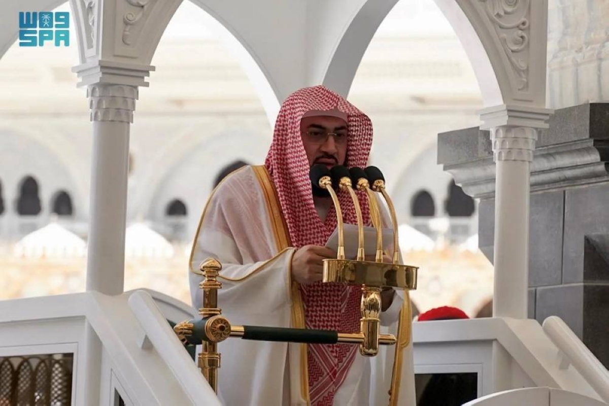 الحسد: خطيب المسجد الحرام يحذر من أول معصية لله