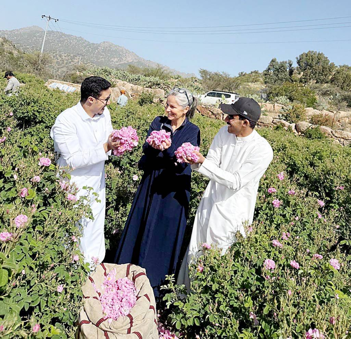 السائحة شيلا تستكشف الطائف: تجربة ملهمة مثل شابانا