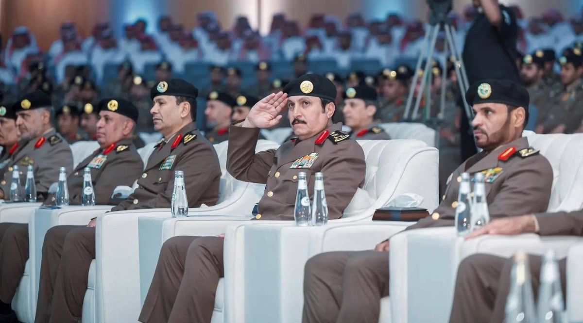 تخريج دورة تأهيل ضباط الأمن العام بحضور المدير العام