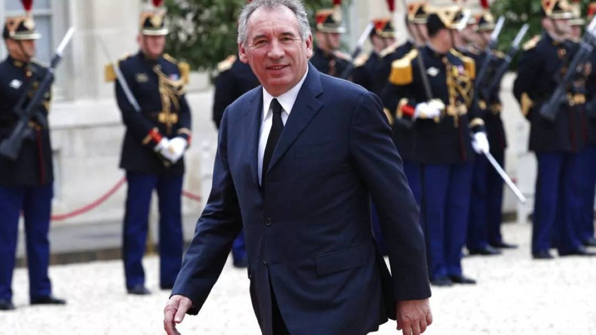 أزمة سياسية في فرنسا تهدد الاقتصاد الأوروبي