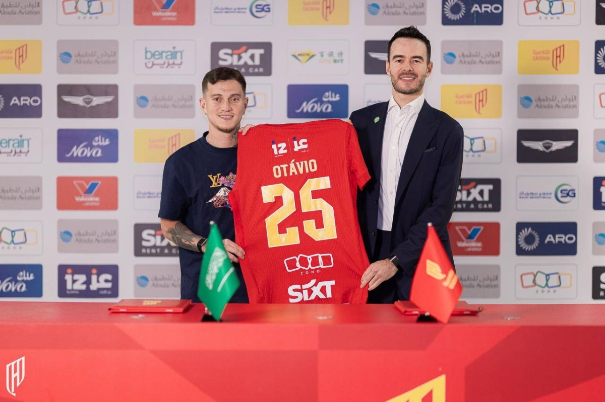القادسية يعزز فريقه بالتعاقد مع البرتغالي أوتافيو