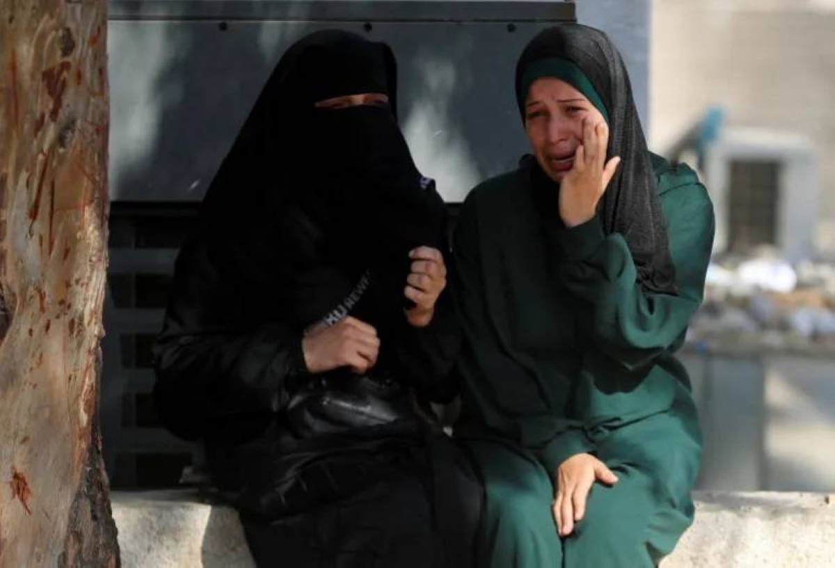 قصف عنيف على غزة يودي بحياة 34 شخصاً