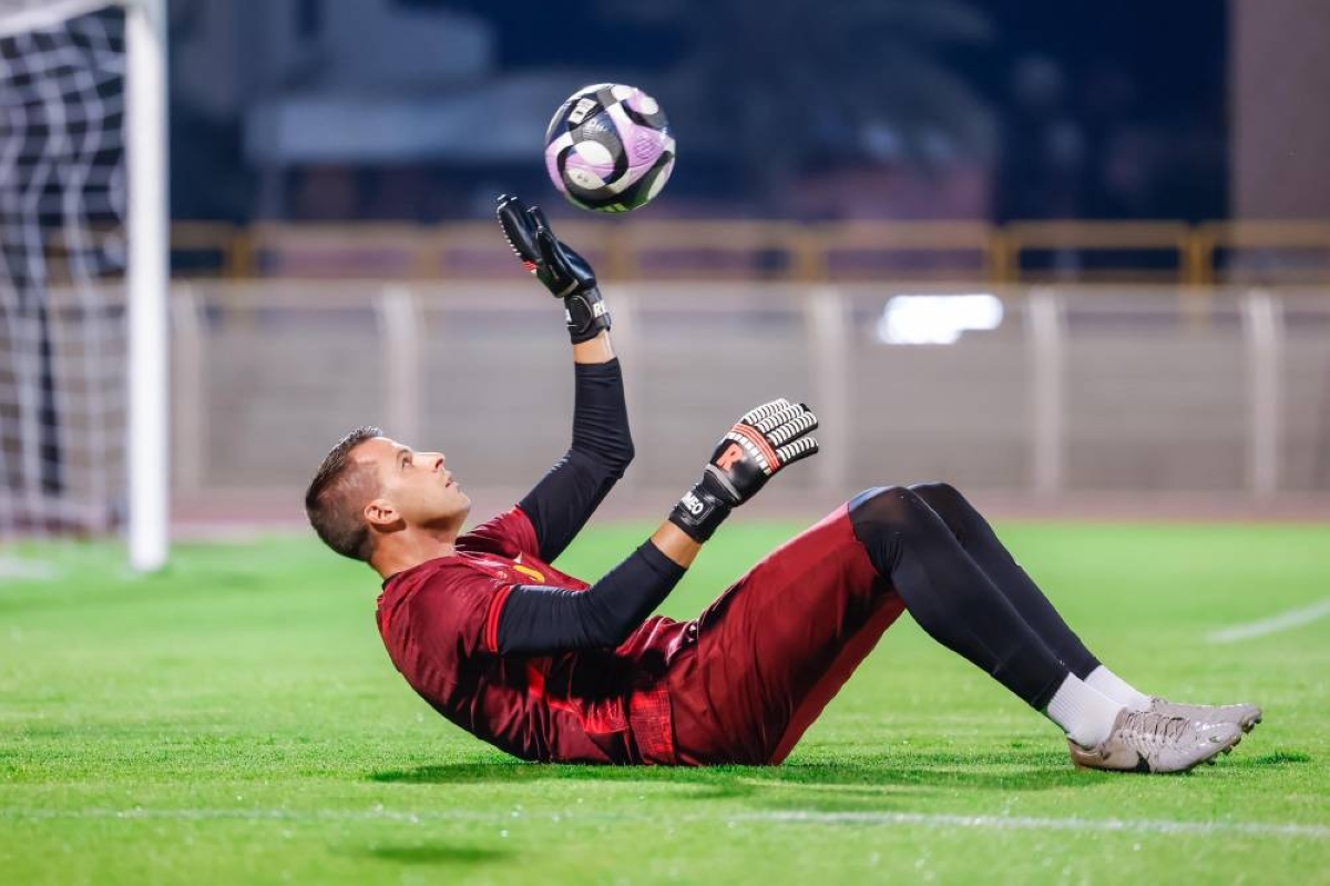 مدرب الخليج دونيس: تأثير الميزانية على نتائج الفريق