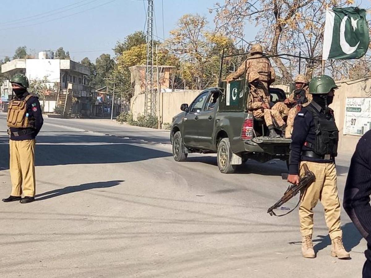 مقتل 12 جندياً باكستانياً في كمين لطالبان باكستان