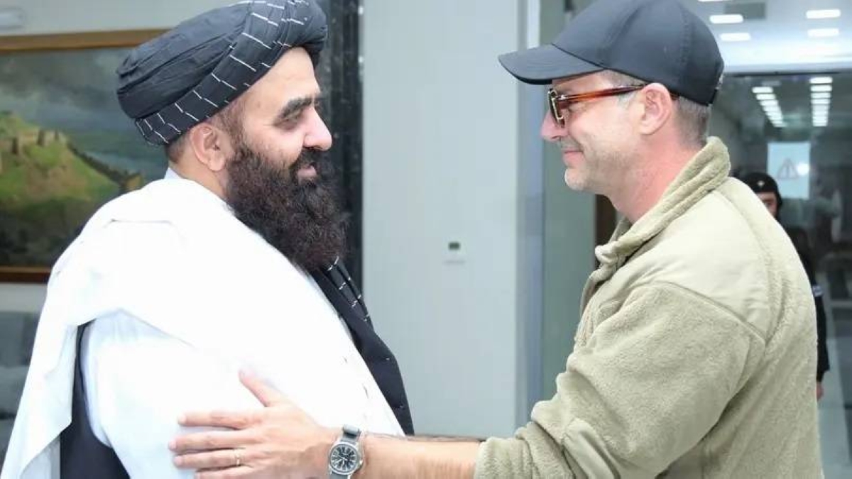 وزير خارجية أفغانستان يدعو لتطبيع العلاقات مع أمريكا