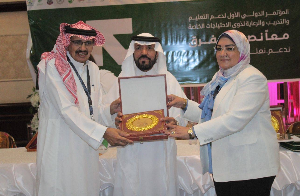 تكريم عبدالله غريب في القاهرة: احتفاء بالإنسانية