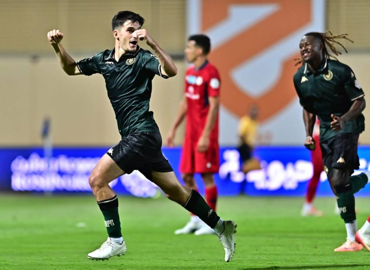 الخلود يهزم ضمك بثنائية في مباراة مثيرة