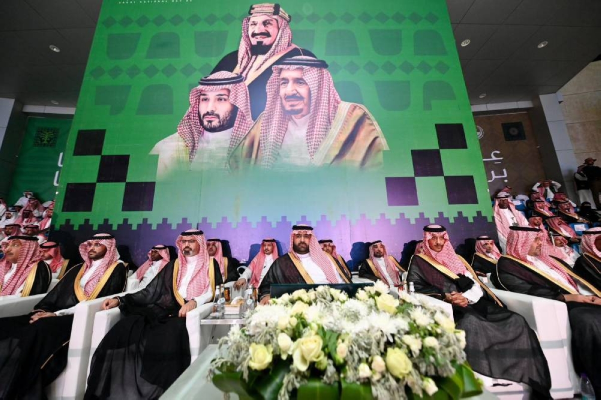 أمير جازان يحتفل باليوم الوطني الـ95 مع أهالي المنطقة
