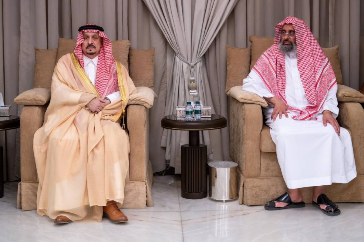 تعزية أمير الرياض في وفاة مفتي المملكة السعودية