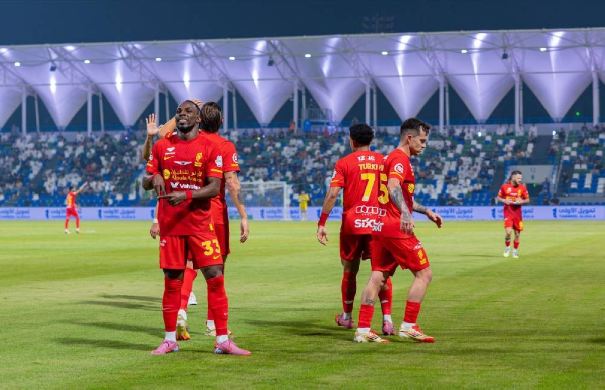 القادسية يهزم الفتح ويزيح الاتحاد عن الوصافة