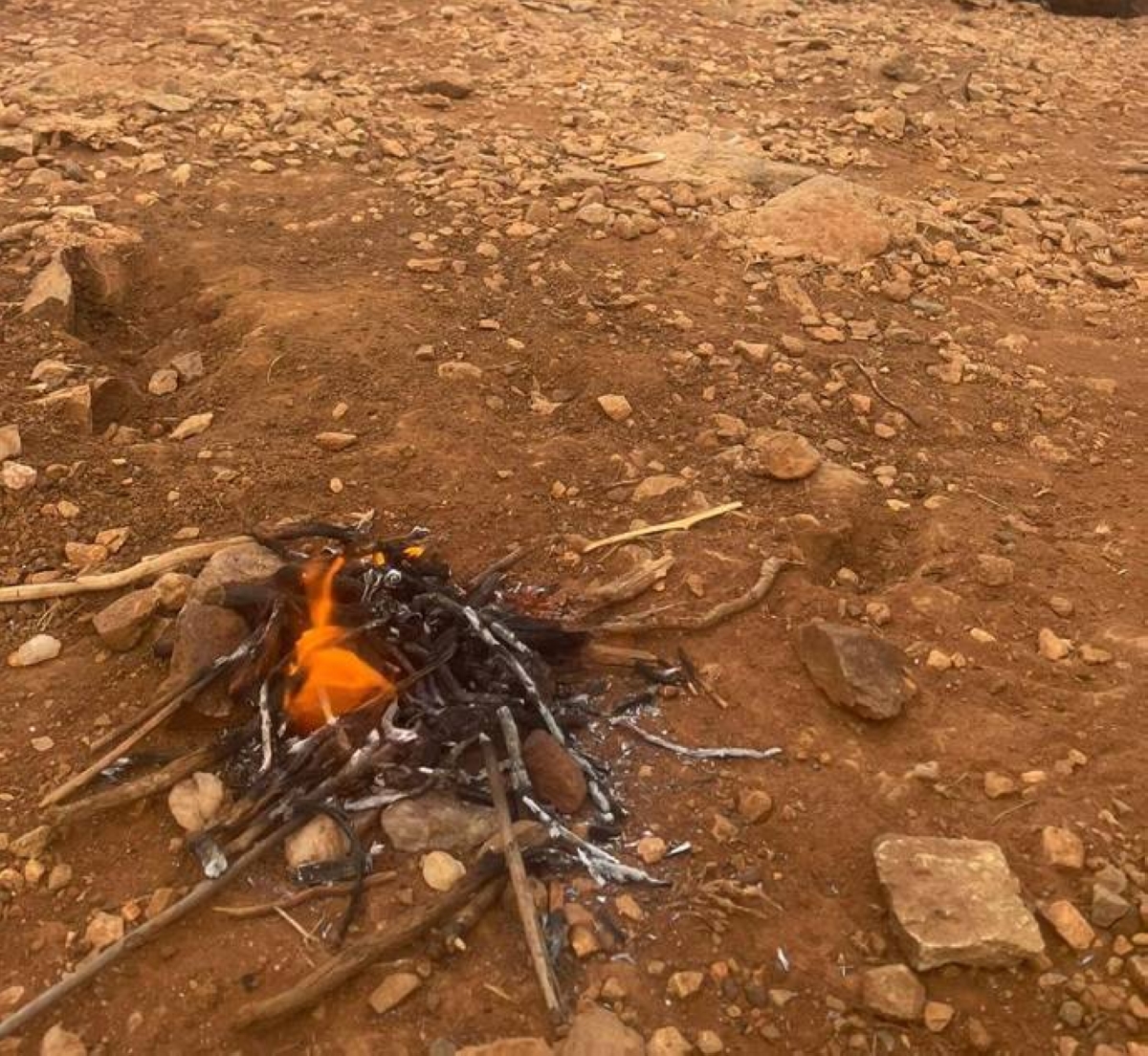 ضبط مواطن لإشعال النار في أماكن غير مخصصة بالسعودية