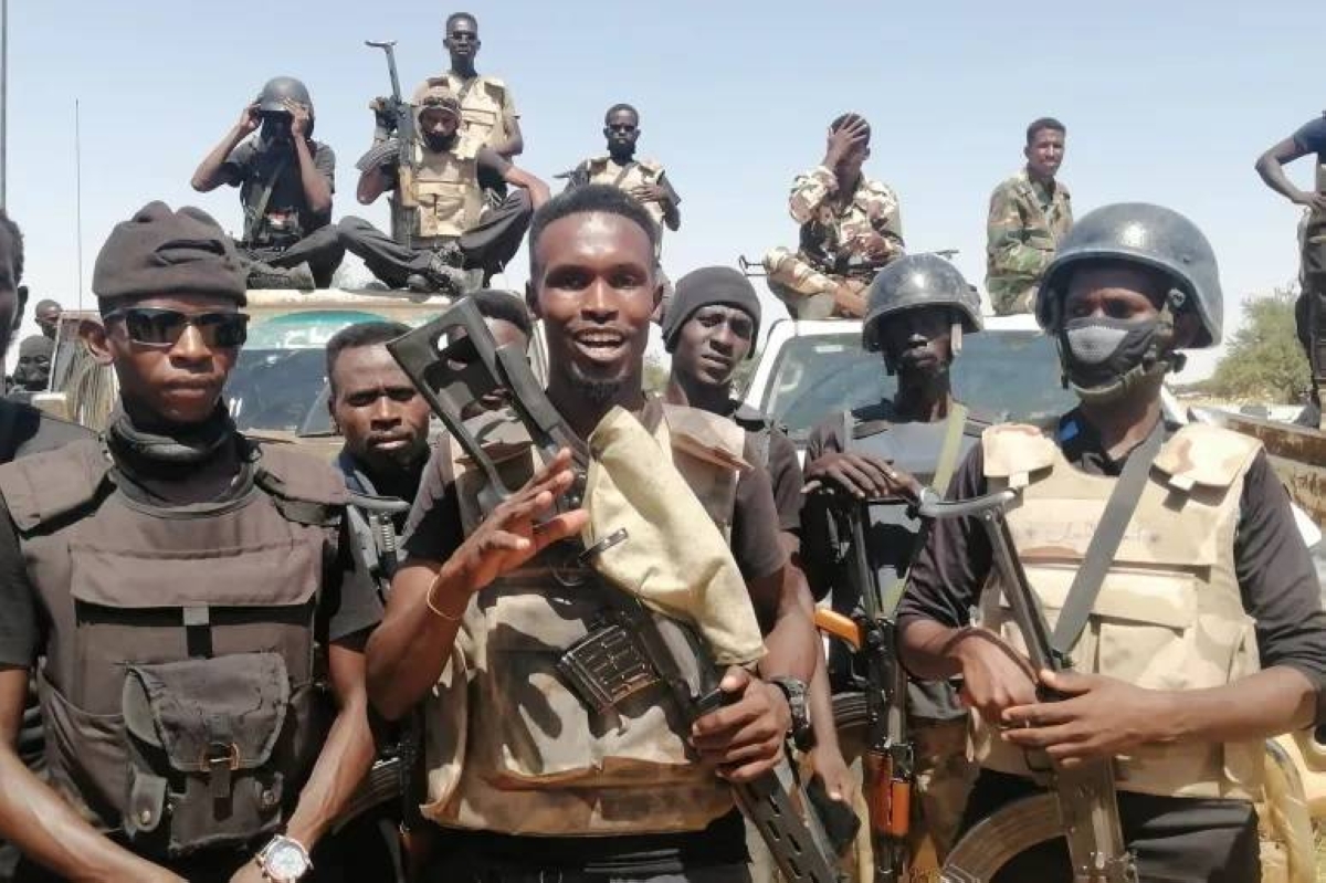 الجيش السوداني يفك حصار الفاشر ويوزع المساعدات جواً