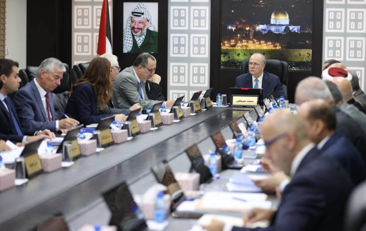 رئيس الوزراء الفلسطيني: جاهزون لتحمل المسؤوليات الوطنية كاملة
