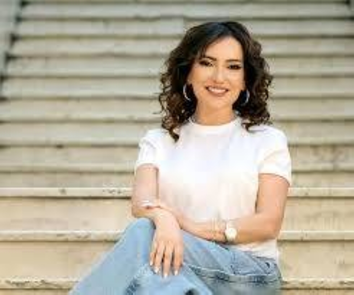 أمل عرفة تواجه الابتزاز: خطوة قانونية لحماية أسرتها