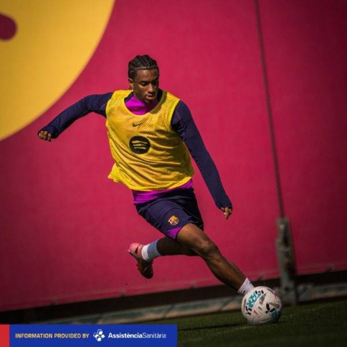 بالدي ينضم لبرشلونة لمواجهة باريس في دوري الأبطال