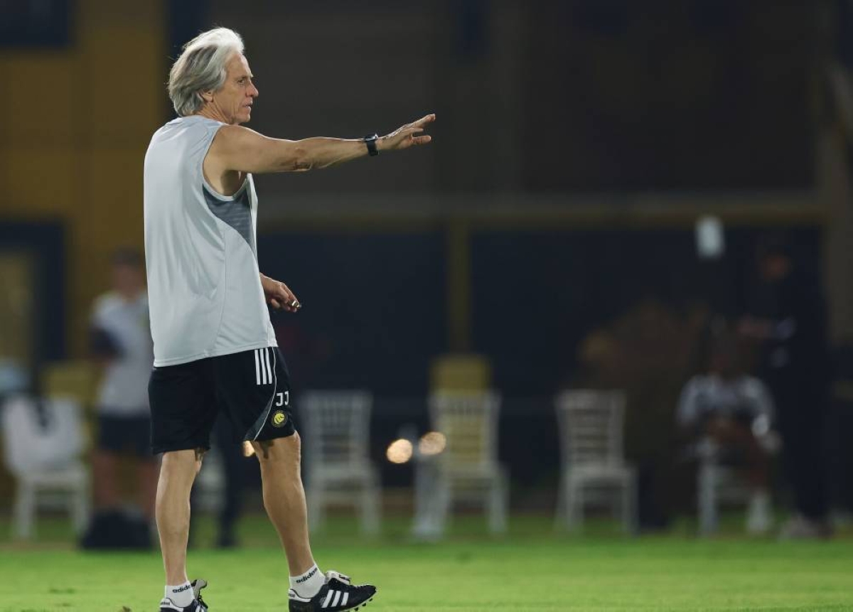 استراتيجيات النصر وجوائز شهرية للاعبين المميزين