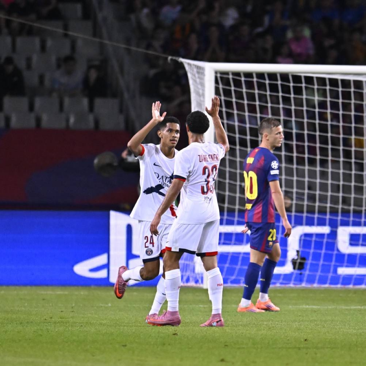 باريس يقلب الطاولة على برشلونة في دوري أبطال أوروبا