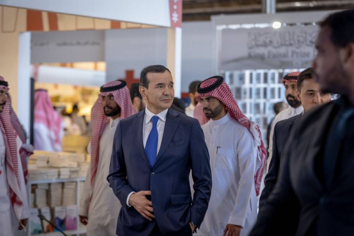 زيارة وزير الثقافة الأوزبكي لمعرض الرياض الدولي للكتاب