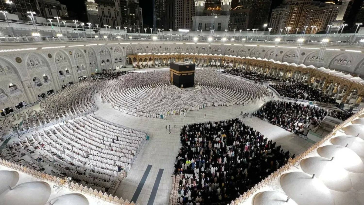 أداء العمرة متاح لجميع التأشيرات: وزارة الحج تعلن التفاصيل