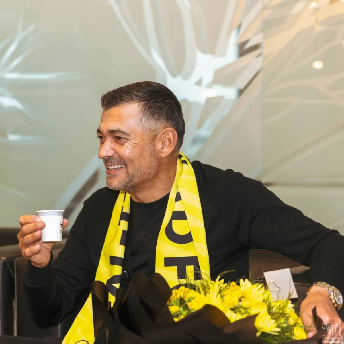 وصول كونسيساو لبدء مهامه مع العميد في الدوري السعودي