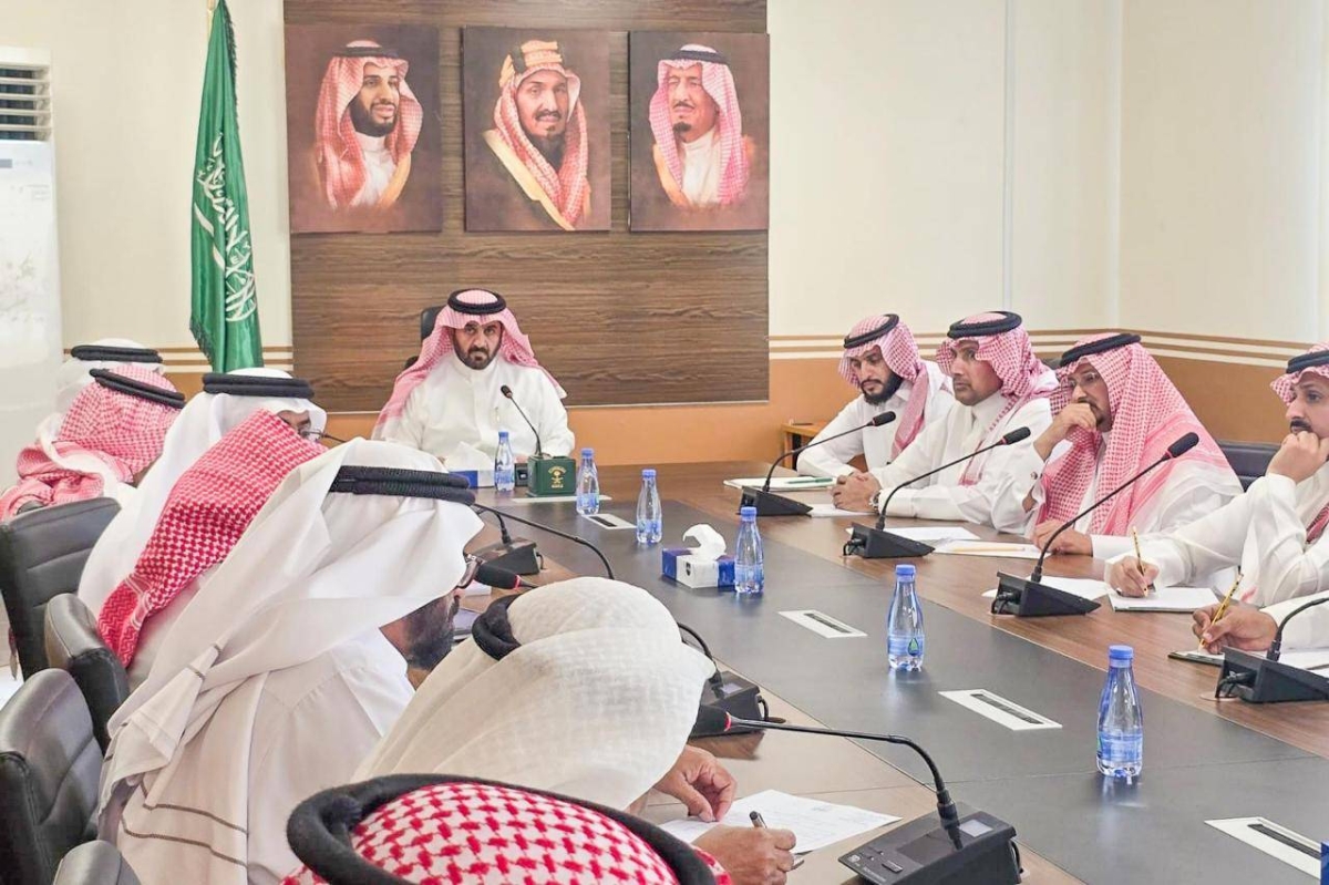 محافظ محايل: تعزيز التكامل في الجمعيات الخيرية والتنمية